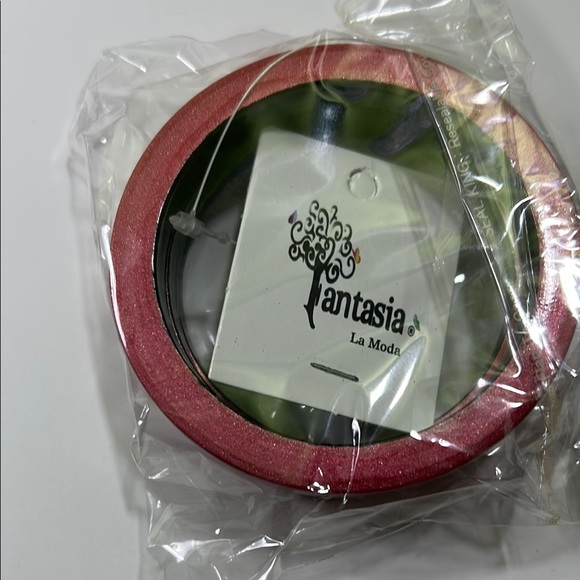 Moda Pink Bangle Accessory - Picture 2 of 16